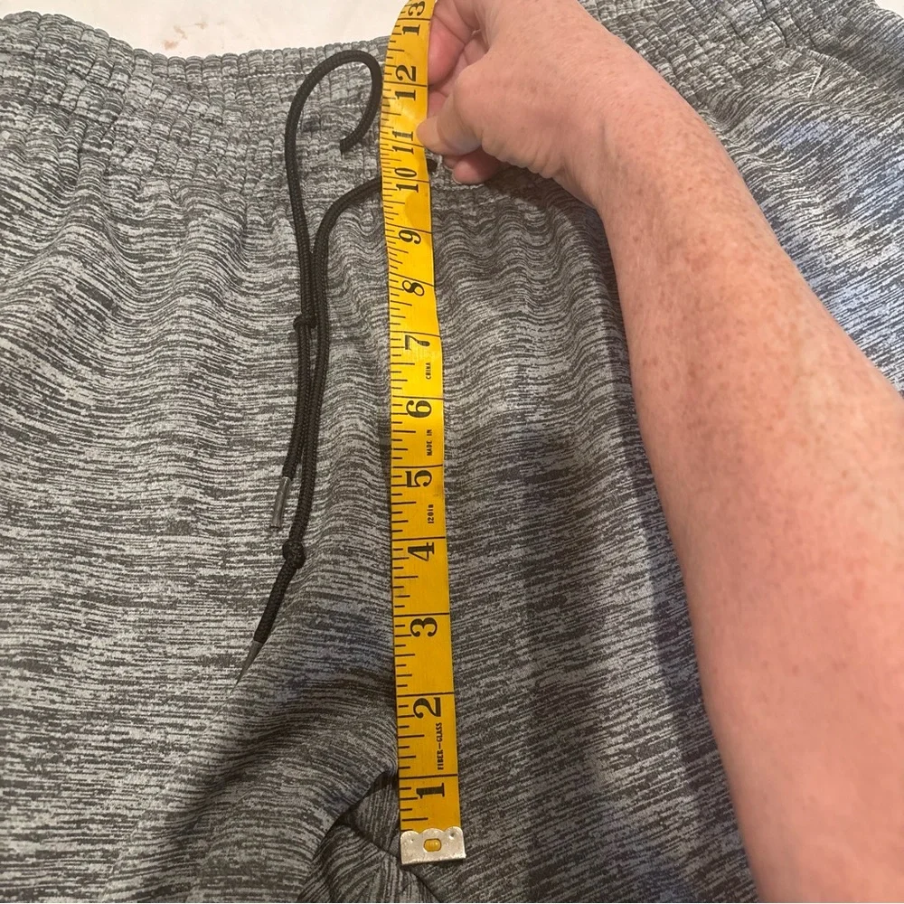 Under Armour Men's Heather Gray Loose‎ Coldgear Joggers